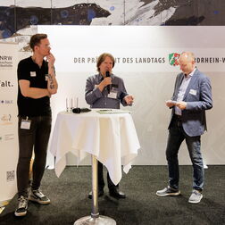 Diskussion auf dem Festakt des Fachausschusses Selbsthilfe NRW (FAS)